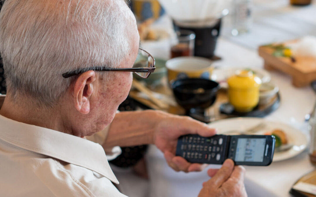 Technology for Seniors Who Won’t Give Up Their Flip Phones