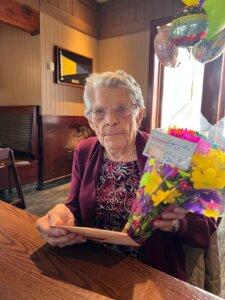 100 Yr. Old Colorado - Viola Fraizer celebrates birthday at Red Lobster with balloons and flowers